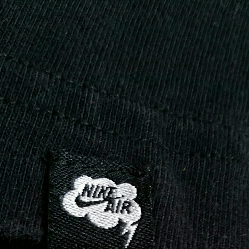Nike Air Men's Graphic T-shirt - Picture 2 of 5